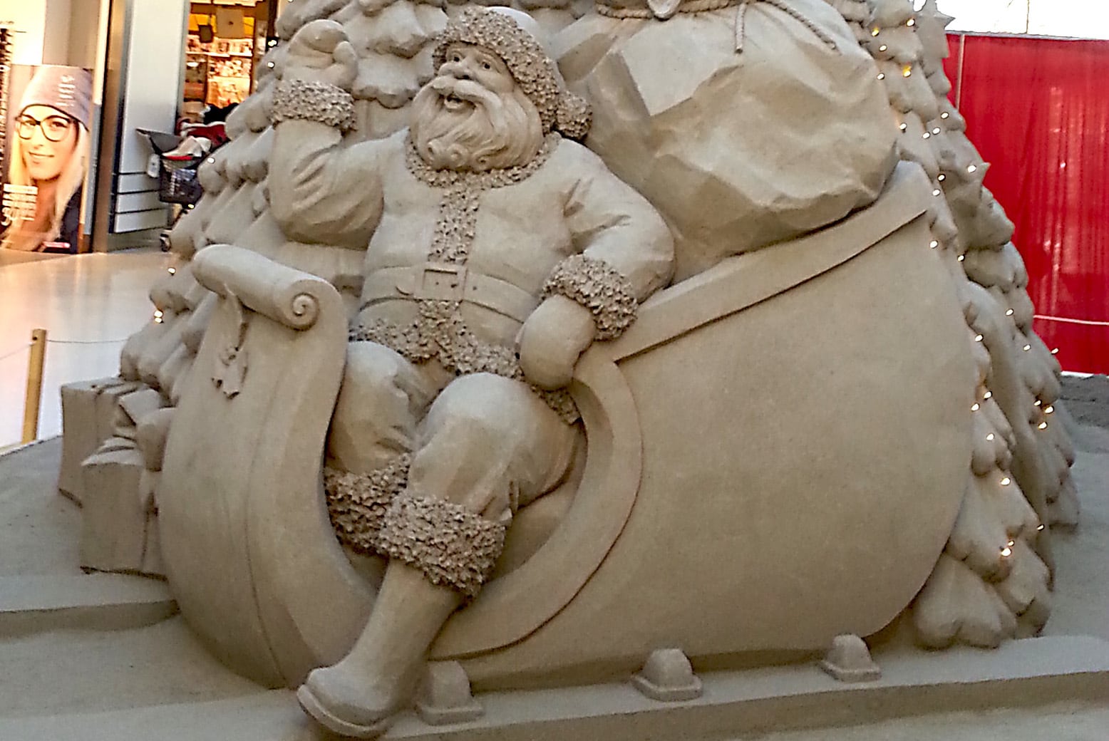 Sand sculptures are an attractive Christmas event