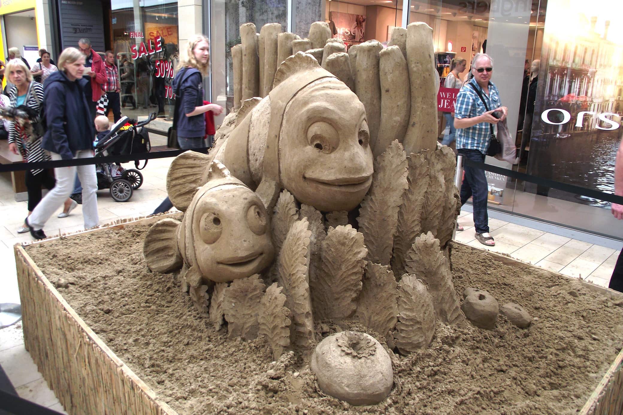 Sand sculptures as Live event in Shopping-Centres 