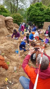 Sandburgen-Bau der Kinder war ein beliebtes Fotomotiv